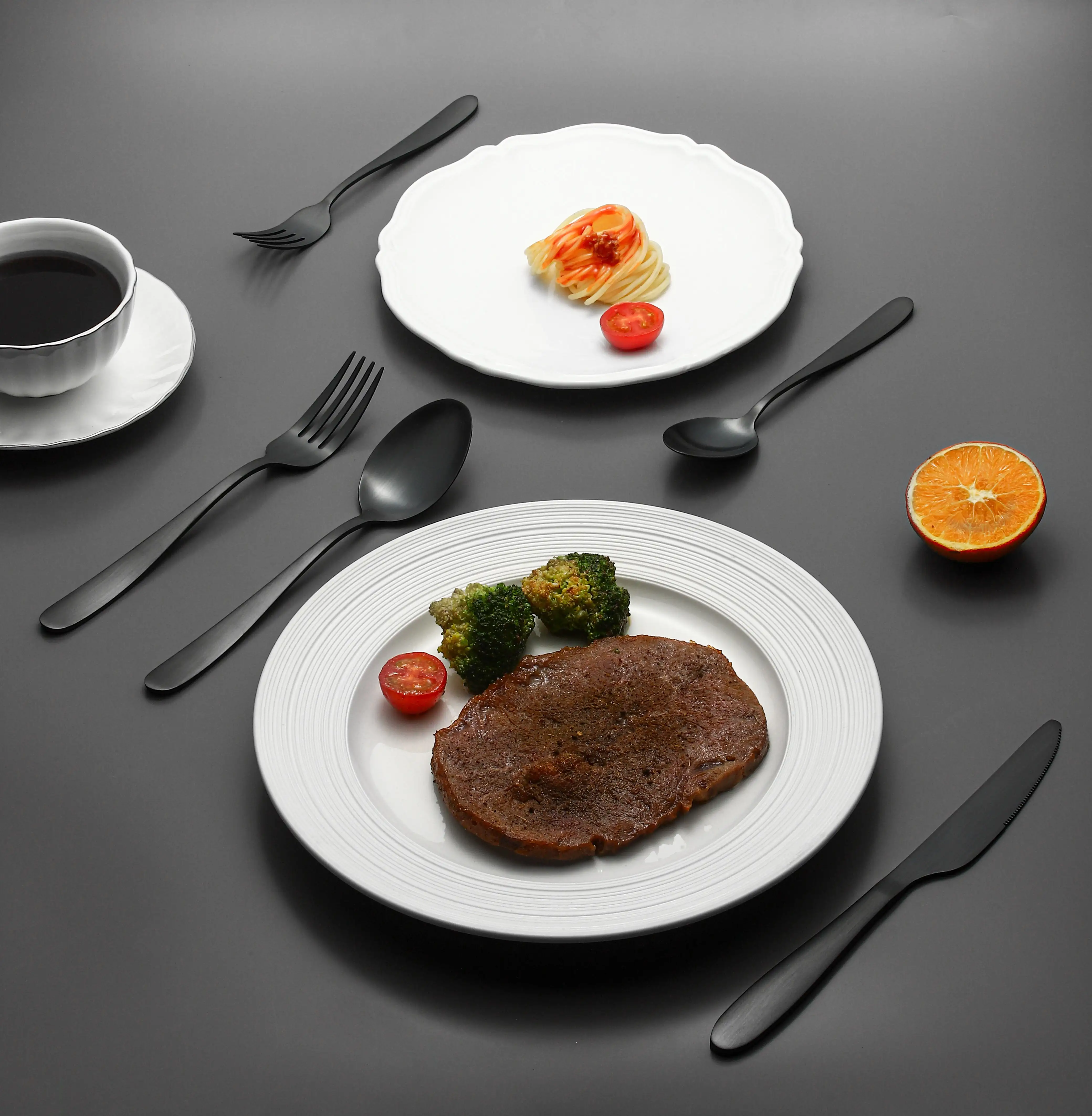 थोक रेस्तरां स्टेक चाकू कांटे चम्मच काला सेट कटलरी 45 टुकड़े स्टेनलेस स्टील फ़्लैटवेयर सेट