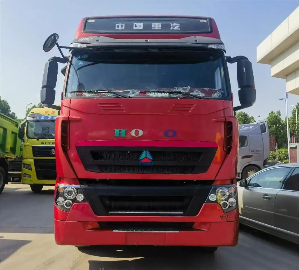 Industrie logistique Sino tracteur T7H 6X4 tracteur howo camion à vendre