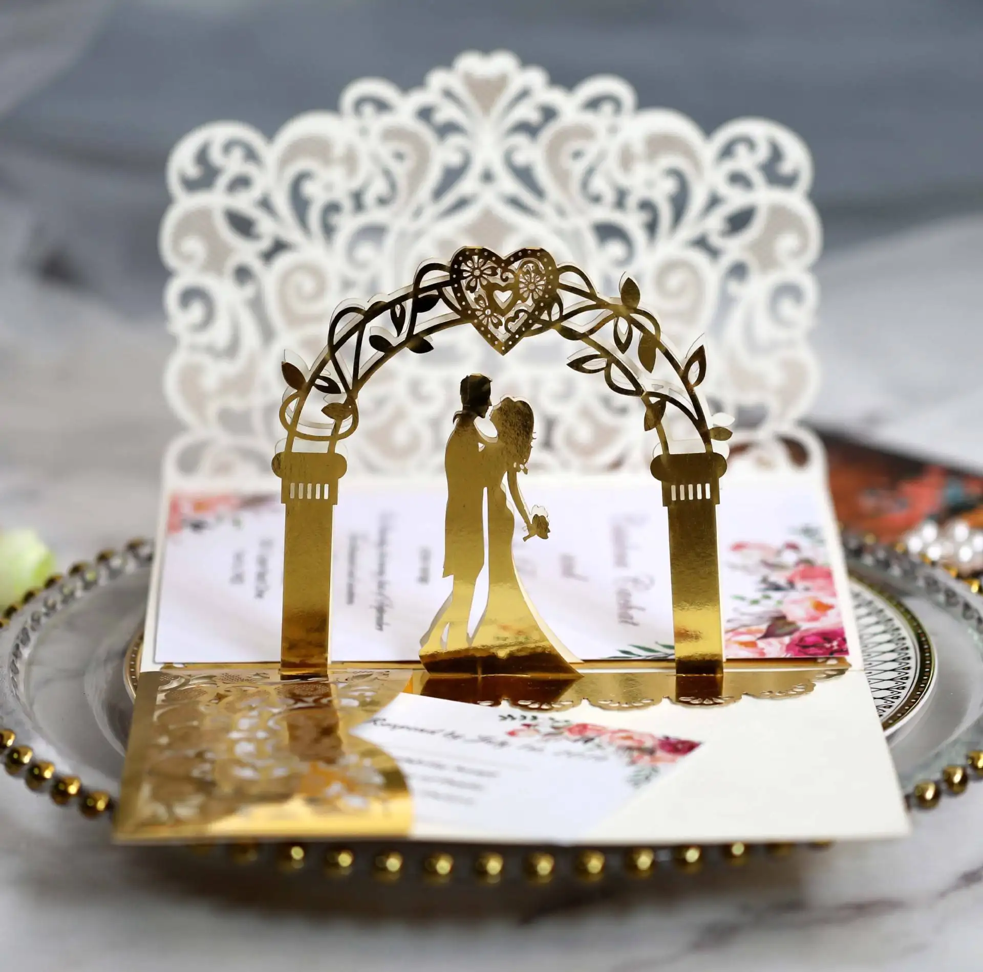 Nuovo stile 3D carta di invito di nozze Design incavato al Laser con Design personalizzato taglio laser biglietti d'invito di auguri di lusso