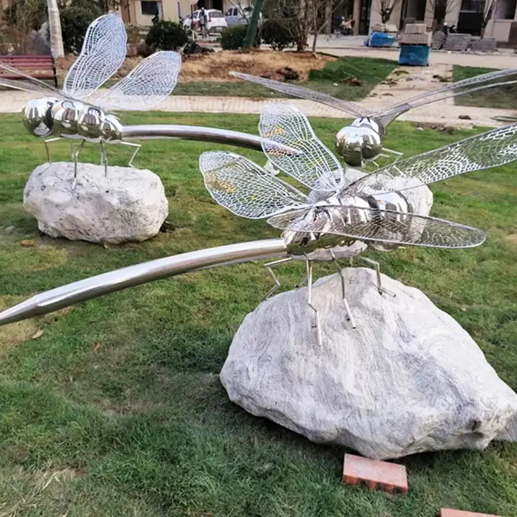 Estatua de insecto de metal para exteriores, escultura de libélula de acero inoxidable para decoración de jardín