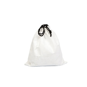 廉价批发定制彩色耐用素色白布拉绳运动包 - Product Image 1