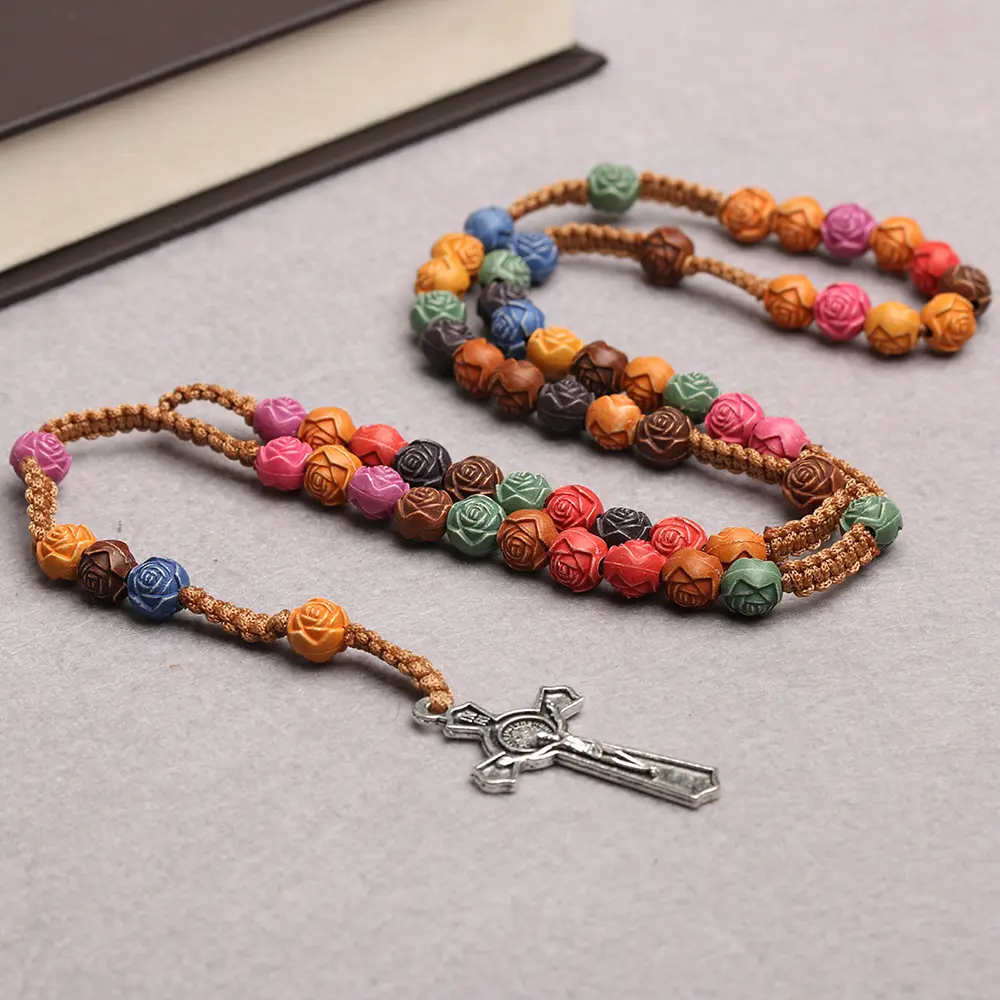 Gioielli religiosi rosario colorato perline in resina statue cattoliche di gesù collana con ciondolo croce