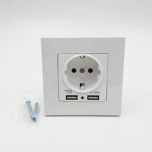 欧洲单插座壁式插座16A 250V，带2个USB端口 - Product Image 1