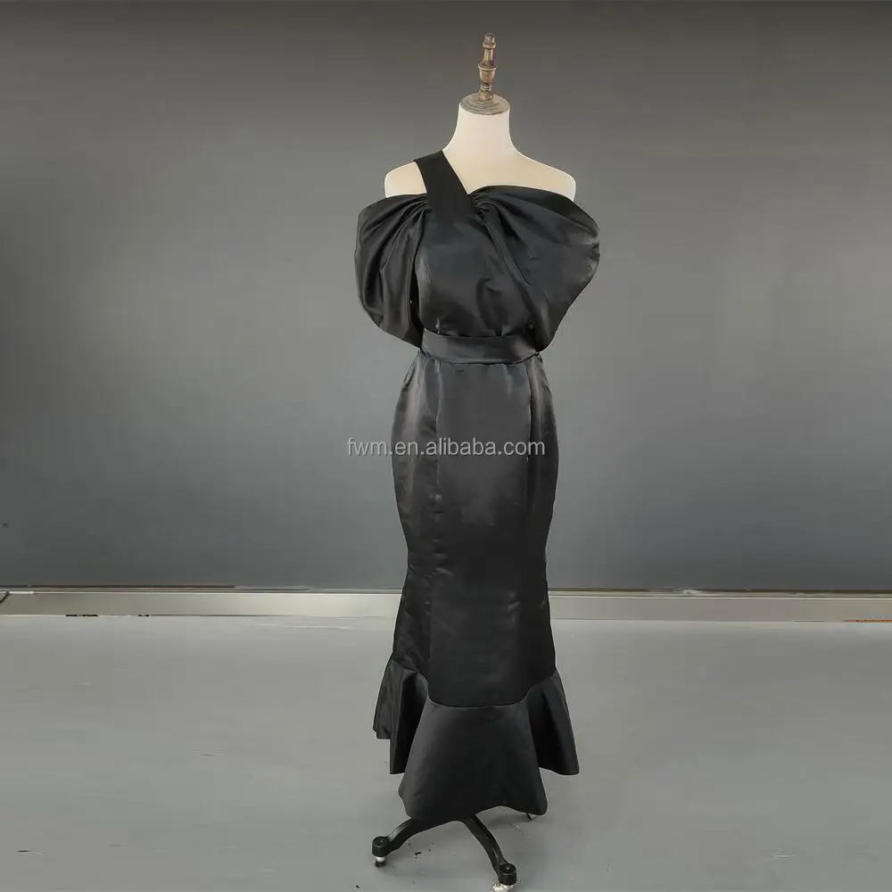 Gaun pesta malam Satu bahu putri duyung Satin hitam desain khusus gaun pesta Prom Dubai Arab untuk wanita gaun pesta wanita
