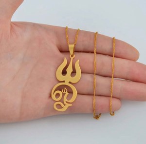 Toptan Minimalist hindistan <span class=keywords><strong>Tamil</strong></span> Om kolye semboller kolye 18k altın kaplama paslanmaz çelik kültür takı <span class=keywords><strong>Yoga</strong></span> kolye