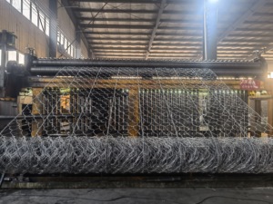 ตะกร้าตาข่ายกาบหินหกเหลี่ยม80x100มม. ตะกร้าตาข่ายสังกะสีสำหรับป้องกันแม่น้ำ - Product Image 6