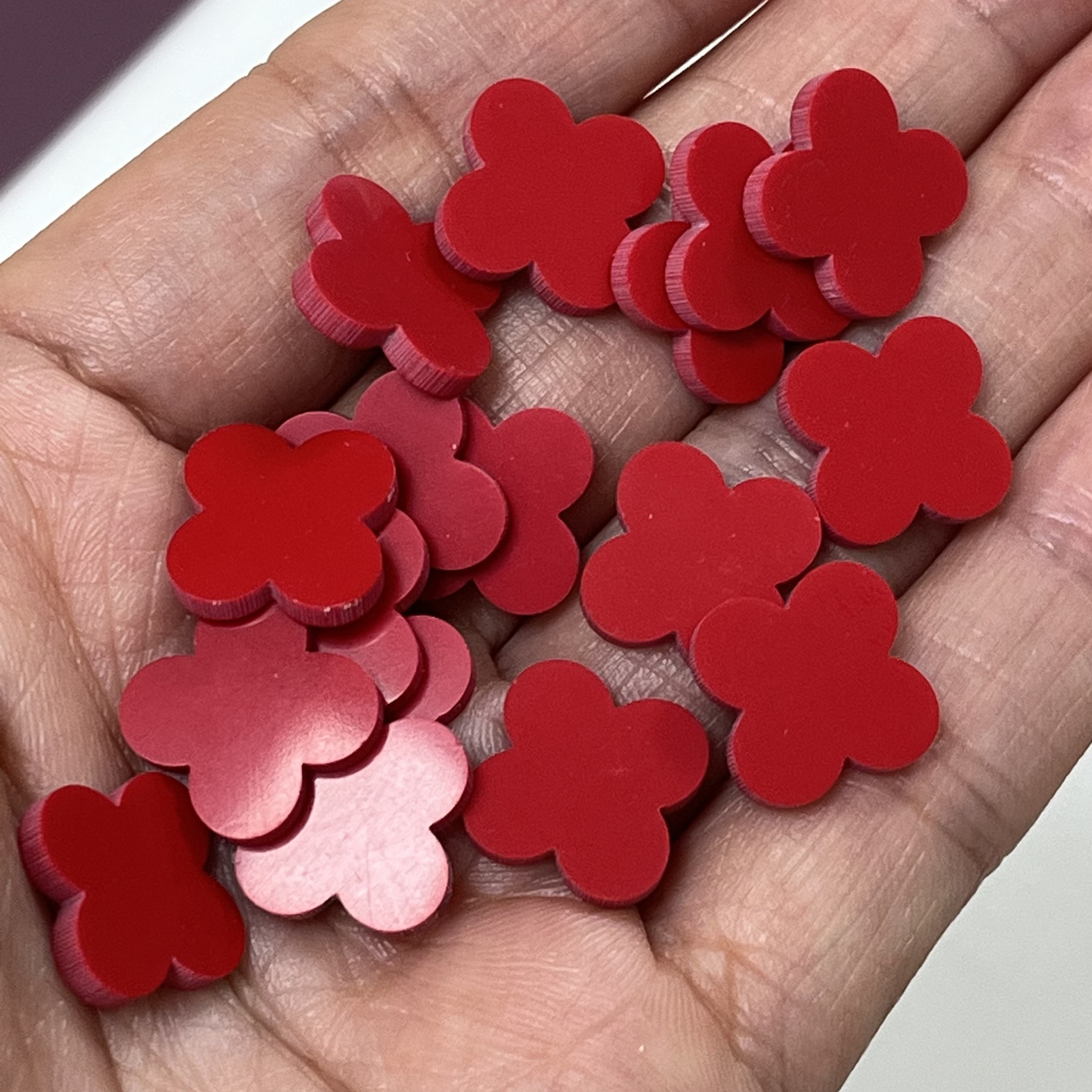 เทอร์ควอยซ์สังเคราะห์สีแดง