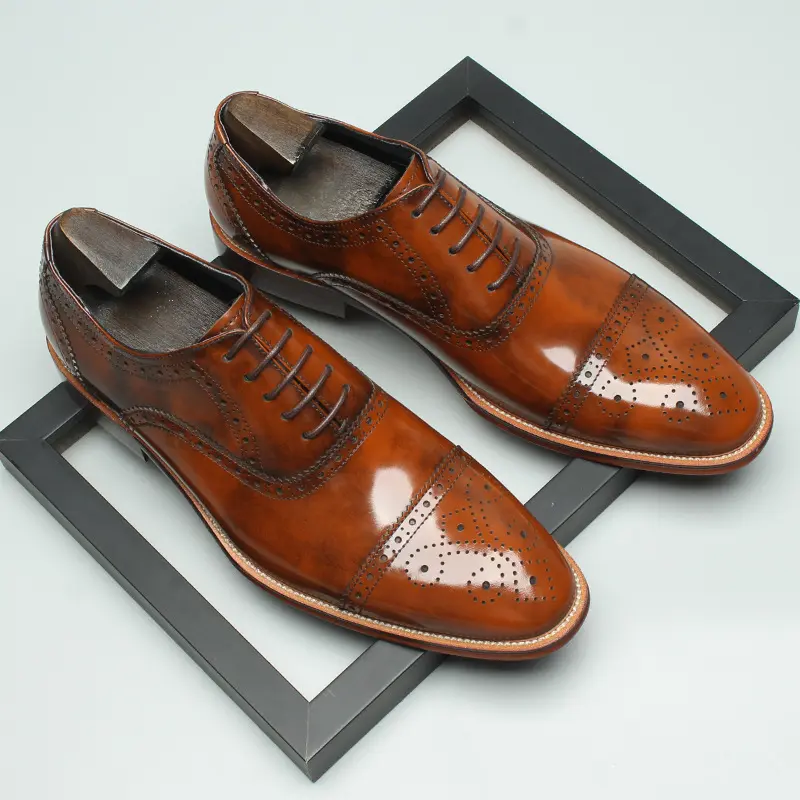 2024 nuevos superventas de cuero Oxford de tres conectores de cuero tallado de negocios cena fiesta zapatos de cuero para hombres