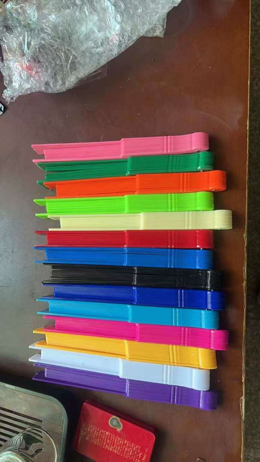 colores de stock de ventiladores de plástico