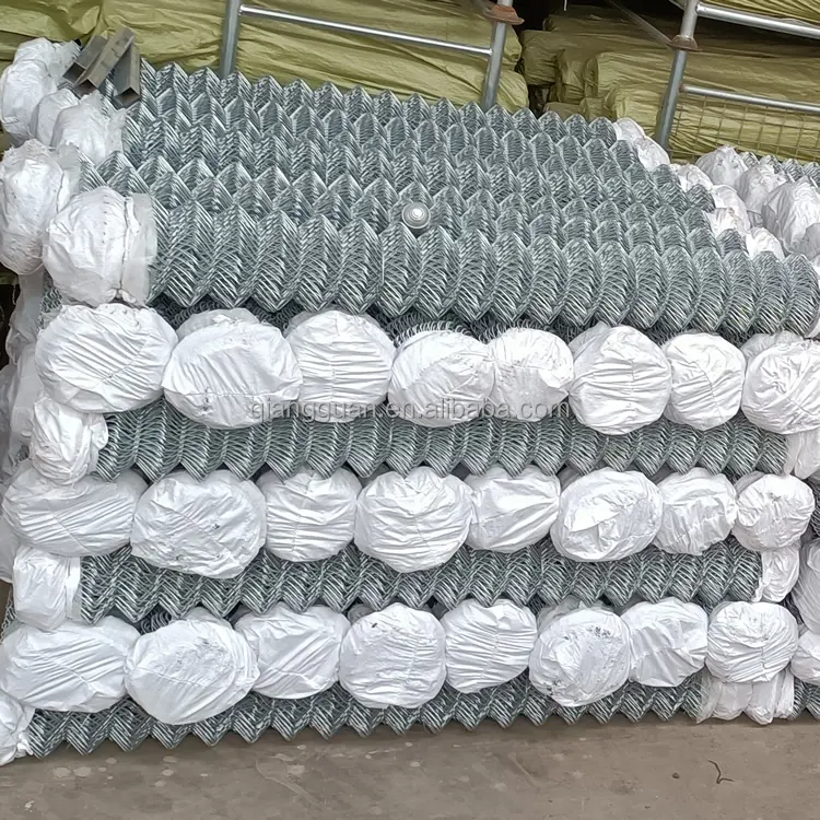 3.2mm 50mm 1.5m high how much per roll cyclone wire mesh fence galvanized chain link fence rolls