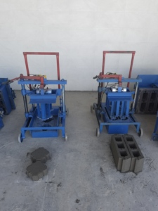 Máquina de fabricación de bloques de hormigón, máquina de bloques de pavimentación y ladrillos huecos con PLC y motor para procesamiento de moldes de arena - Product Image 6