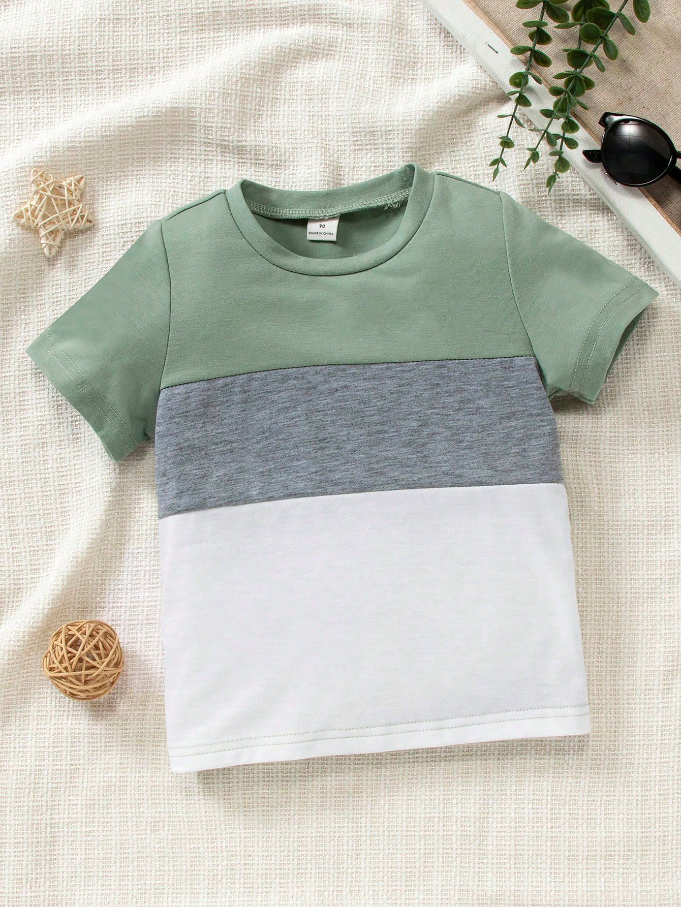 Vert menthe, gris, blanc