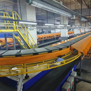 Alta eficiencia de clasificación 40000 artículos por hora Equipo de clasificación de velocidad ajustable Clasificador de banda cruzada de paquetes - Product Image 2