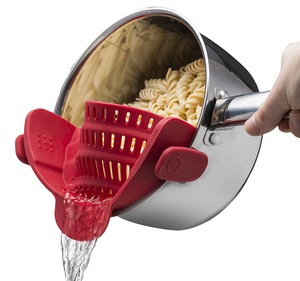 Kitchen Gadget Tool <strong>Strain</strong> <strong>Pot</strong> and Pasta Strainer Adjustable Silicone Clip on Strainer for Pans - Product Image 2