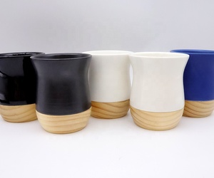 艶をかけられたマット磁器yerba mateカラバッシュカップセラミックmate茶ひょうたん木製ベース