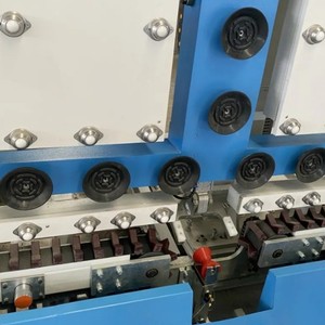 Hoch effiziente automatische Be-und Entlade maschine für Roboterarm glas für die Fenster-und Tür herstellung - Product Image 6