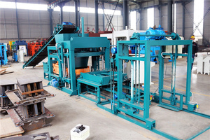 La máquina de fabricación de ladrillos completamente automática 4-18 es fácil de operar y produce diferentes tipos de bloques en alta demanda - Product Image 3