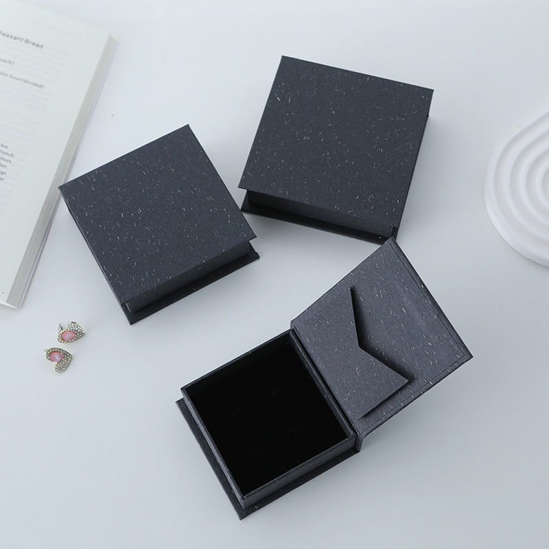 Noir + poche pour cartes