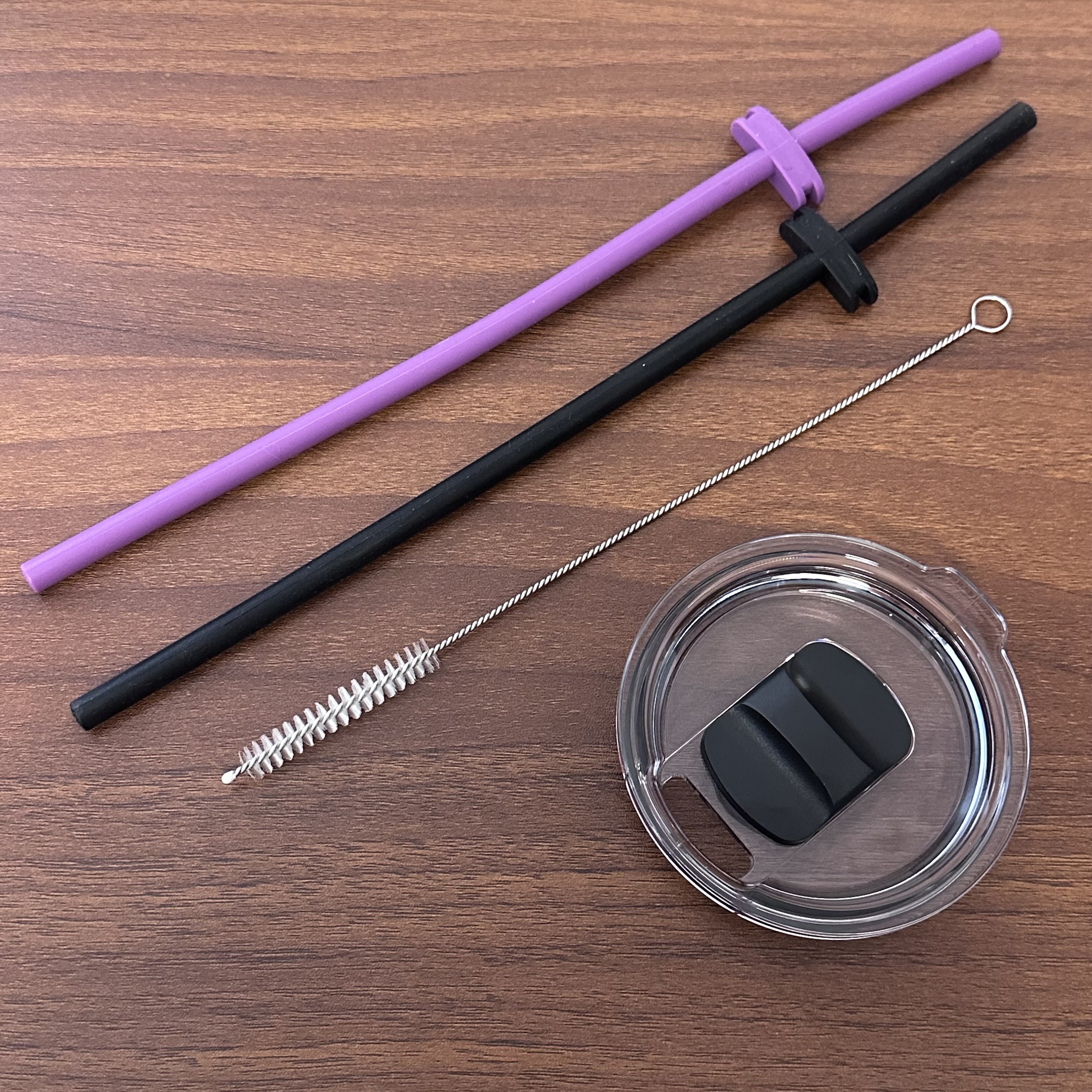Black straws 2pcs + brush 1pc+30oz Magnetic Lid 1pc