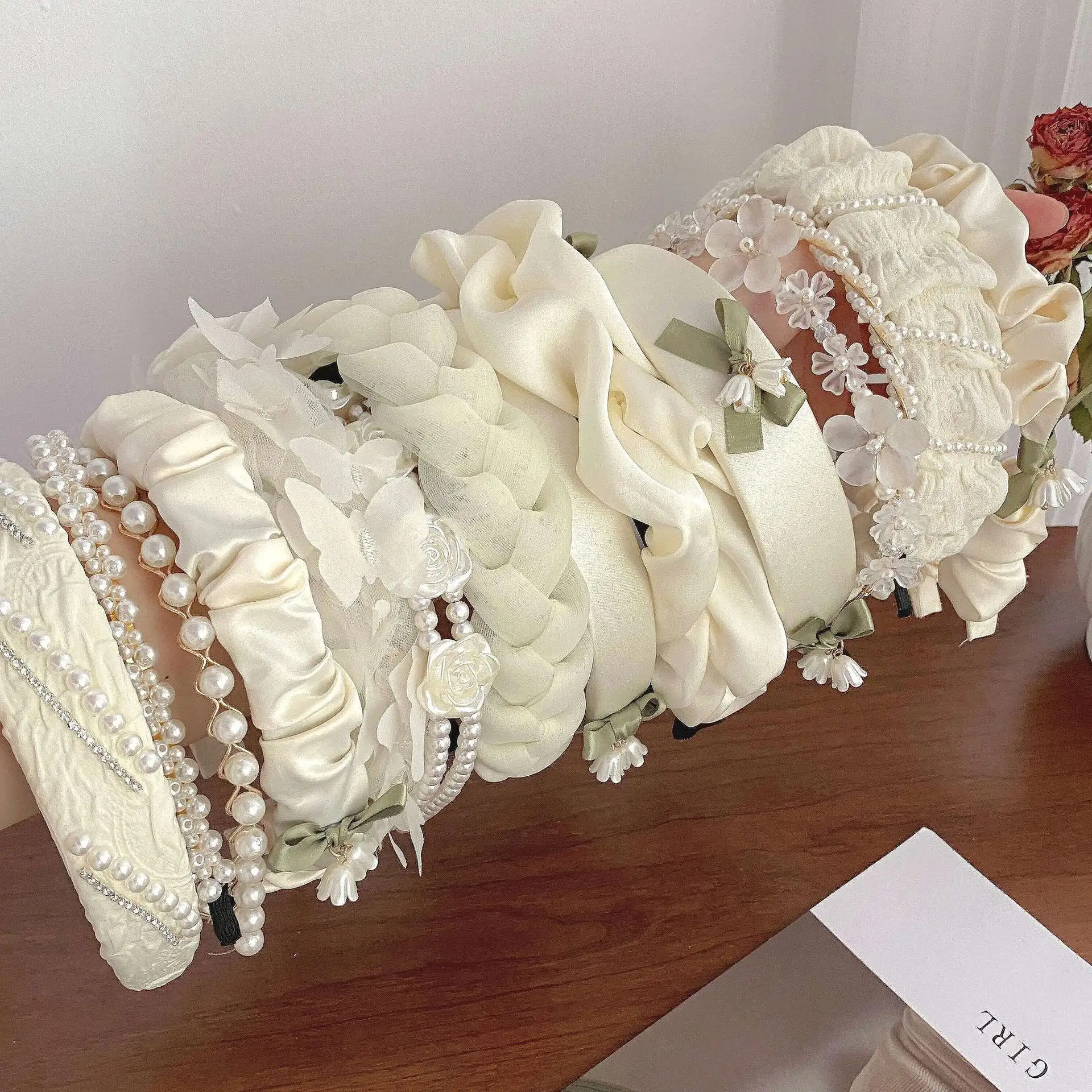 Оптовая продажа, модная повязка на голову невесты белого цвета, ободок для волос с цветами и жемчугом, повязка для невесты на свадьбу