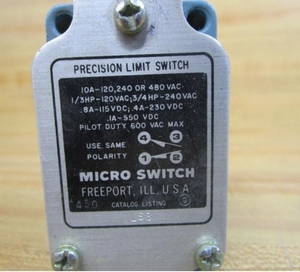 Honeywell 1LS3สวิตช์จำกัดปลั๊กอิน30มม. รูยึดแนวตั้งตรงกลางไปยังระยะกึ่งกลาง - Product Image 6