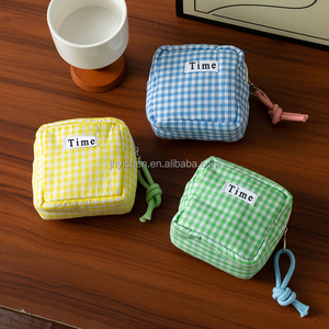 Mochila escolar de algodón con patrón a cuadros de estilo deportivo con sistema de transporte de cuerdas Bolsa de picnic de lona con función de zapato - Product Image 6