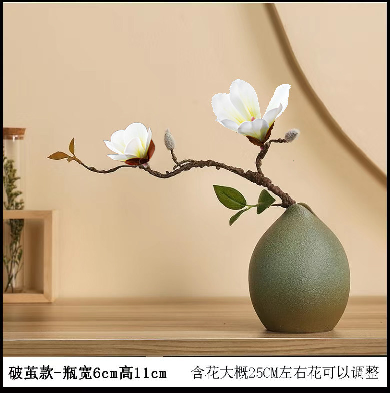 Rompendo il bozzolo - smalto celadon + nuovo bianco magnolia
