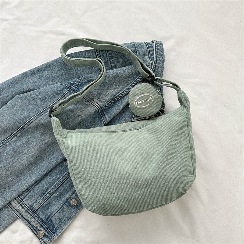 สีเขียวอ่อน