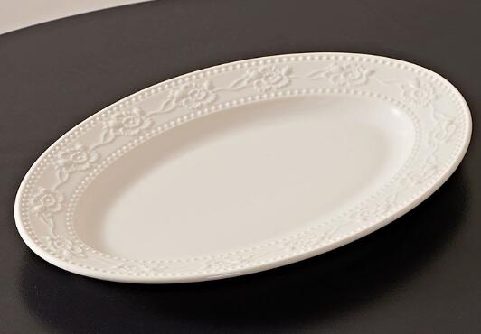 assiette ovale blanche de 12 pouces