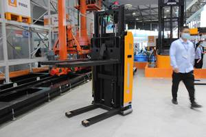 2025 CE 2T 3000mm 3D Slam AGV รถยกพาเลทสำหรับคลังสินค้าระบบอัตโนมัติ Logistics AGV AMR - Product Image 6
