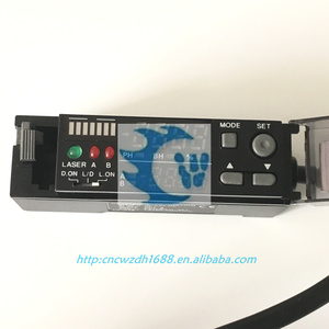 Giá tốt Keyence PNP mở-collector x 2 kênh 40 VDC khuếch đại đơn vị kỹ thuật số cảm biến laser 5 mét phát hiện nhựa LV-21A kho - Product Image 3