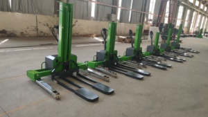 Van Truck <strong>Used</strong> 0.5t 1t Straddle <strong>Stacker</strong> Self Loading <strong>Stacker</strong> 1000kg Walkie Truck Power <strong>Stacker</strong> Forklift Use for USA Pallet - Product Image 6