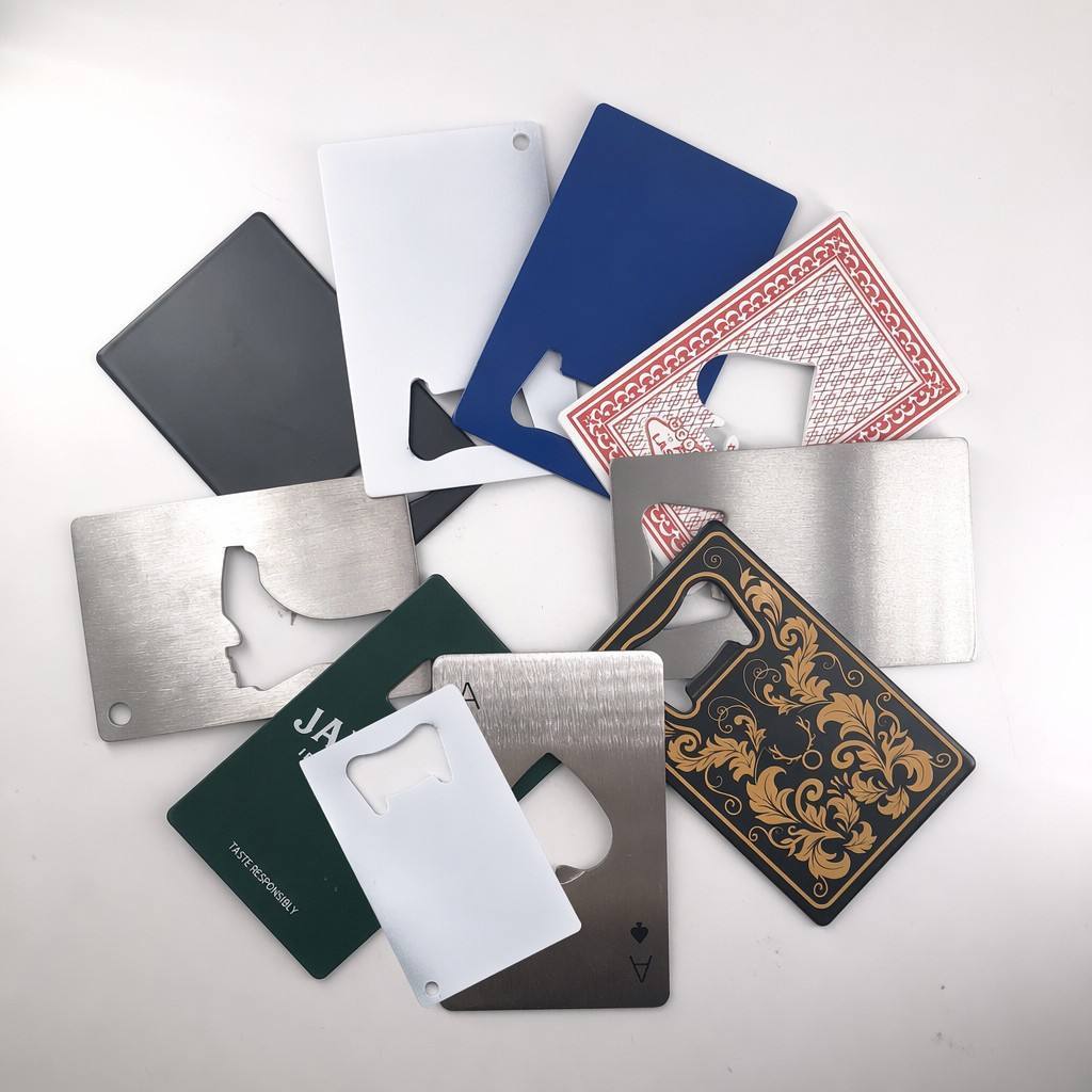 apribottiglie a forma di carta