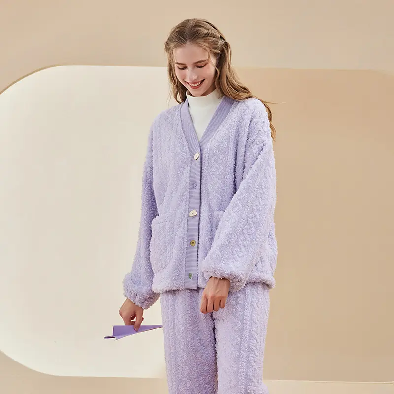 Pijamas de terciopelo Coral de estilo de Año Nuevo para mujer, conjunto de franela de terciopelo cálido grueso para Otoño e Invierno para mujer