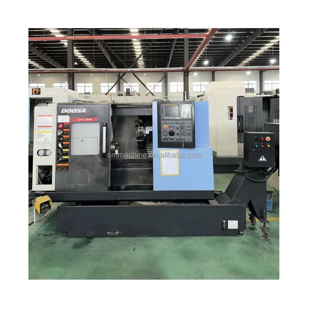 Usato Doosan CNC tornitura macchina LYNX 220 tornitura e fresatrice centro per la vendita a caldo