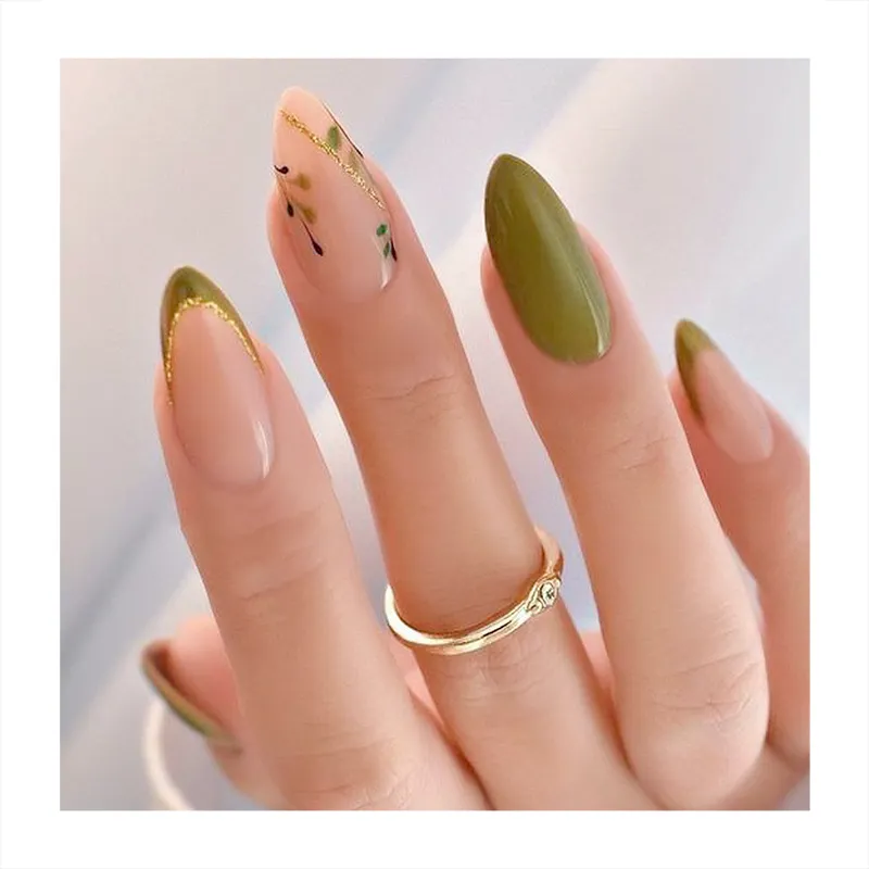 Luxury Style Long Almond False Nails Nude Tips Full Cover Green Paint Gold Powder Line Art Fake Nails Custom Press On Nails