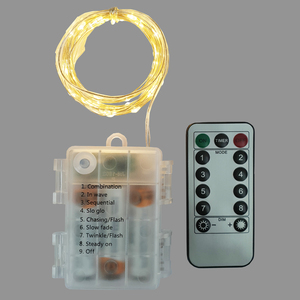 10m 33ft 100 LED Alambre de cobre Cadena de luces Temporizador de 8 modos Remoto Funciona con batería IP65 Clasificación Decoración de Navidad al aire libre