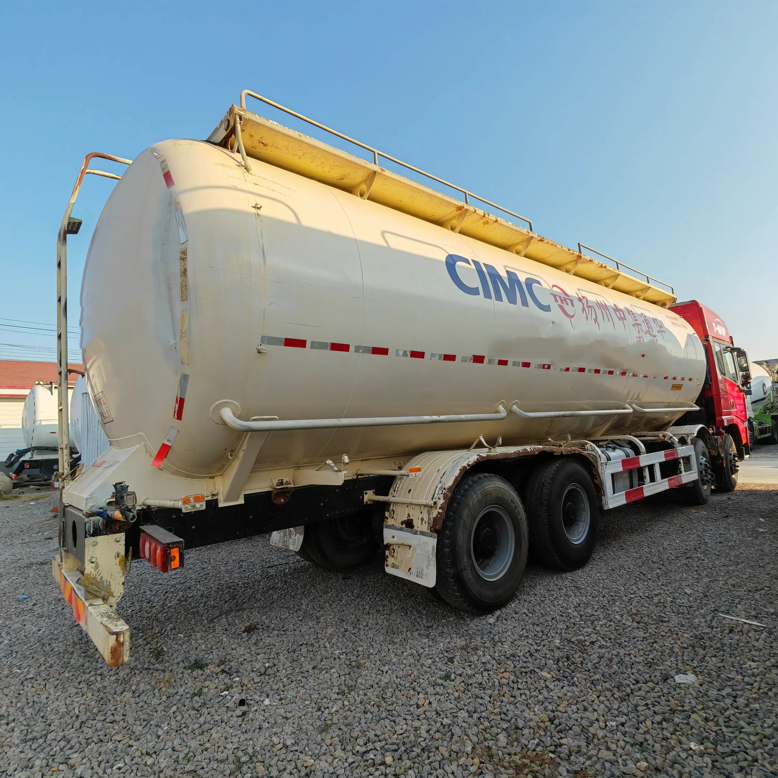 Sinotruck Used Howo 10 CBM 20 CBM 30CBM 4x2 6x4 Used Howo Oil Fuel Tanker Truck