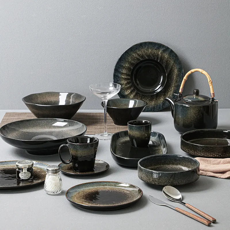 Juego de vajilla de cerámica de lujo japonesa para el hogar, juego de vajilla turca de 16 piezas, color negro real de China