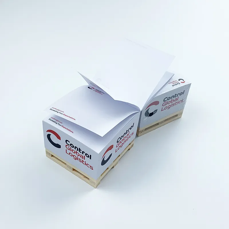Personalizado promocional pequena palete de madeira pegajoso notas adesivas cubo almofadas blocos papel personalizado memo pad cubos quadrados com palete