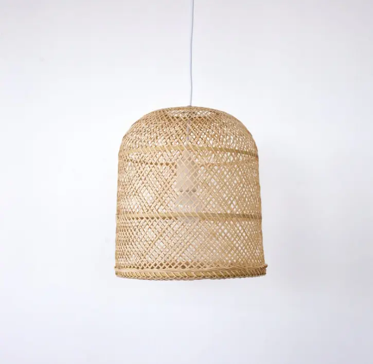 Producto caliente 2023 material natural colgante de bambú en forma de campana colgante linterna de luz uso en el café hecho en Vietnam