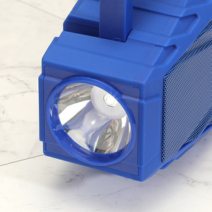 Portable TG804 Torch Light Wireless Speaker Waterproof Outdoor Column Subwoofer Sound Box with FM/TF Card/U Disk <strong>Input</strong> - Product Image 4