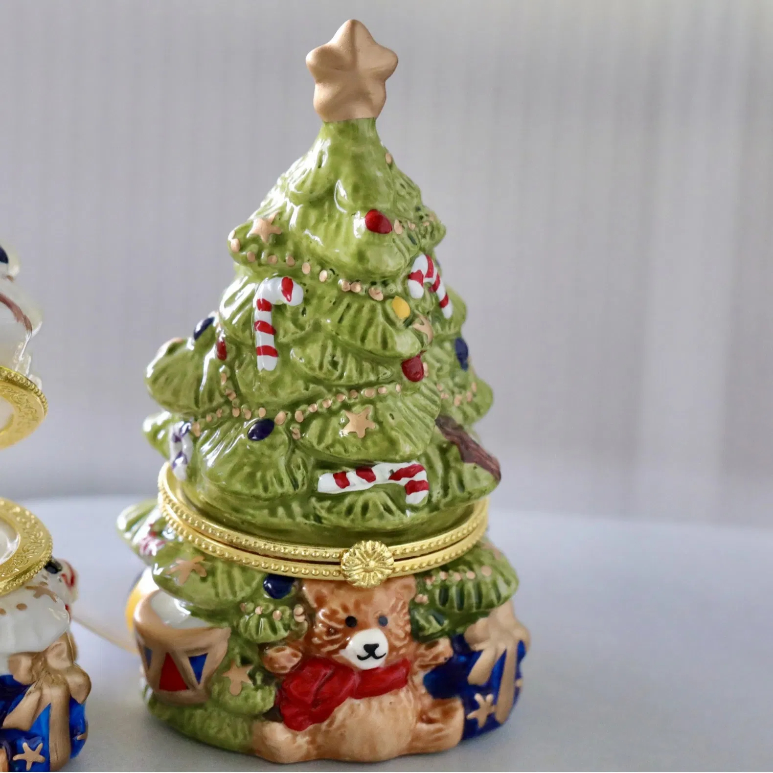 Ceramic cookie jar Green