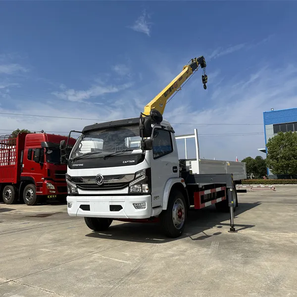 3.5 tonnes 4 tonnes 5 tonnes Dongfeng HOWO FAW Camion grue télescopique avec boîte de 5.4m