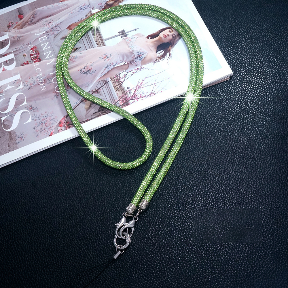 สีเขียวอ่อน