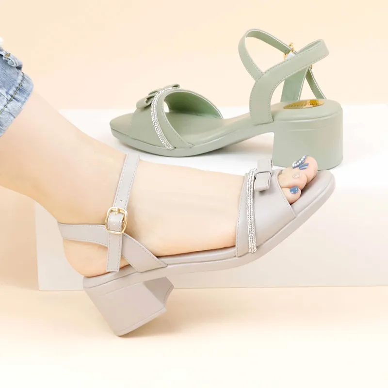 Hohe Qualität Niedriger Preis Grüne offene Zehen Komfortable Plattform Chunky Square Heel Block Heels Sandalen Bogen Dekorative Modes andalen