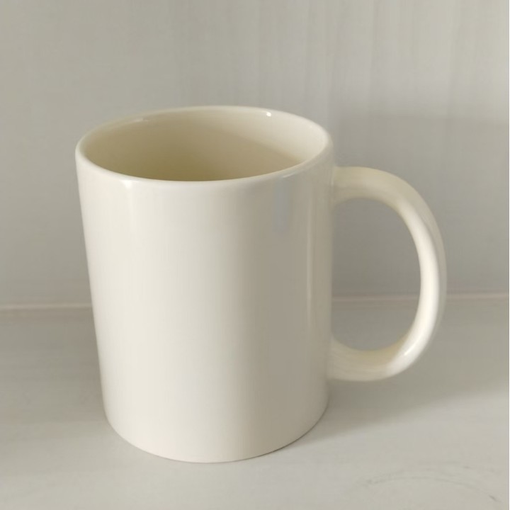 Tasse beige à plusieurs niveaux avec motif personnalisé