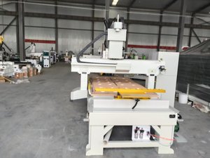 Máquina CNC multifunción 3 en 1, cuchillo oscilante, corte en V, enrutador de madera Ccd, máquina de corte Atc - Product Image 5