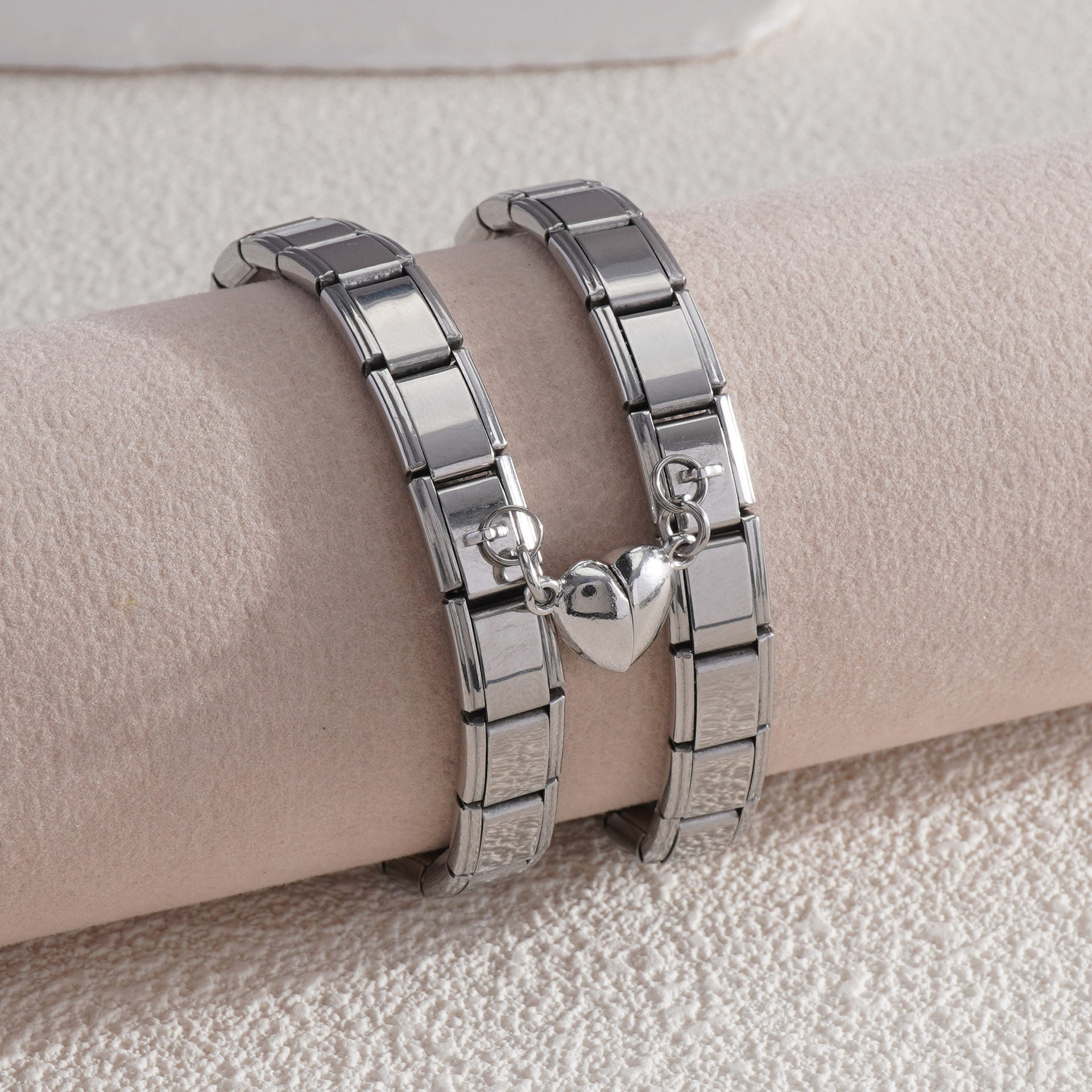Steel color (2 straps 1 module pendant)