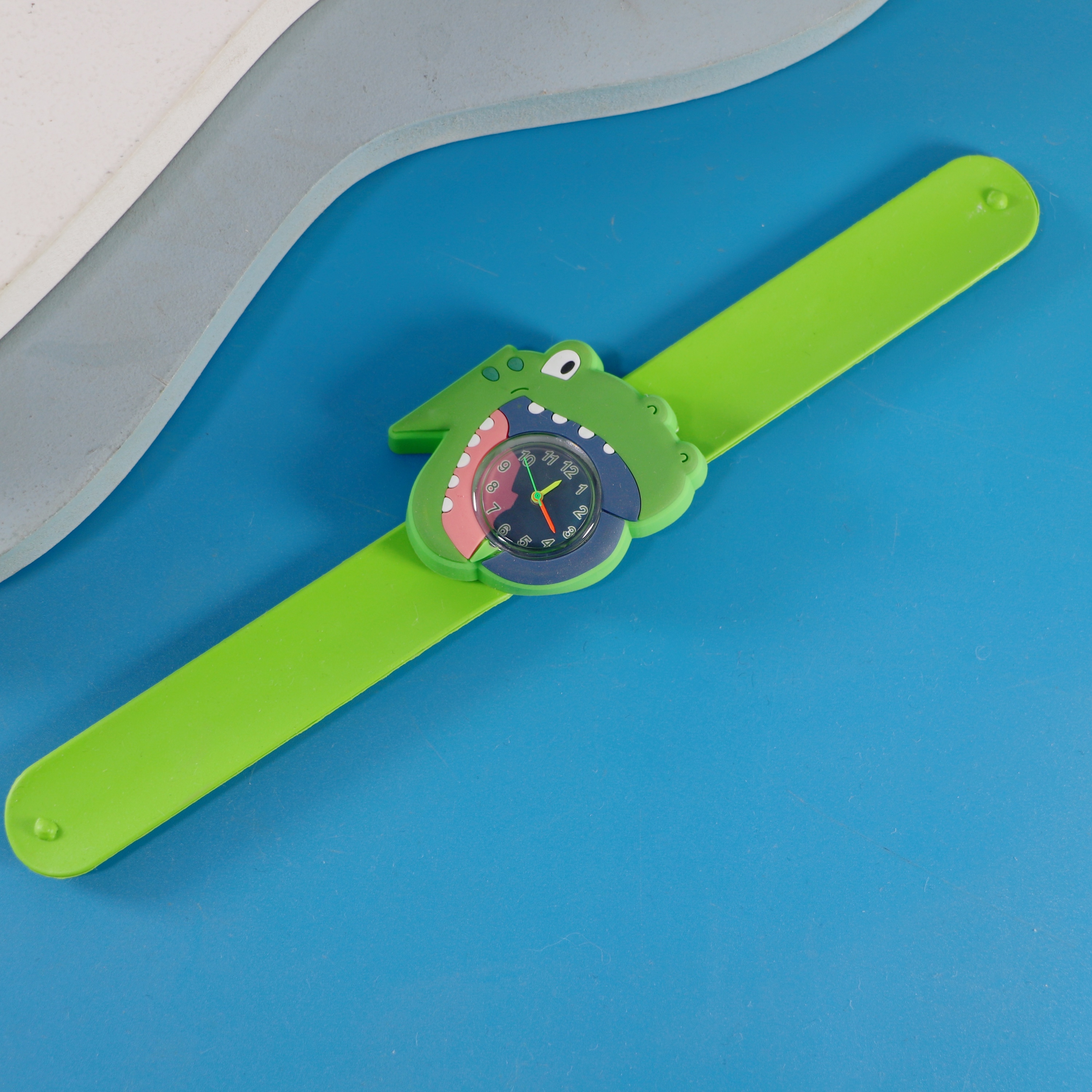 Correa de reloj verde con estampado de dinosaurios 2